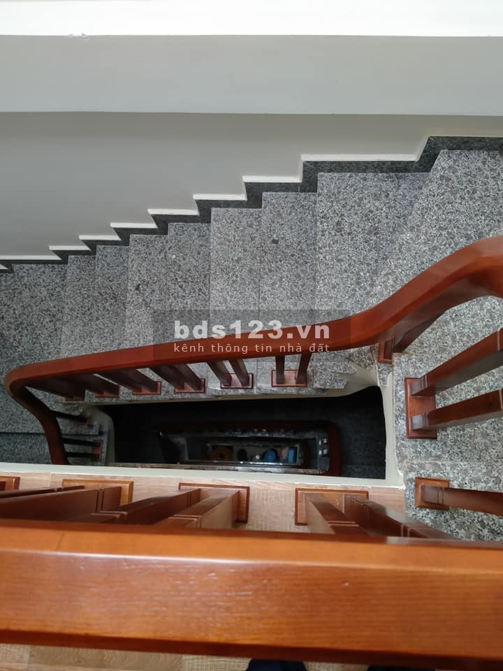 BÁN GẤP! BÁN NHÀ RIÊNG KIM GIANG THANH TRÌ GIÁ RẺ GẦN 37m2 NHỈNH 4 tỷ KIÊN CỐ GẦN Ô TÔ