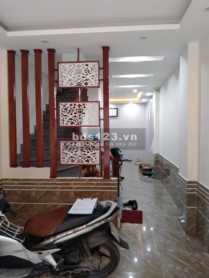 BÁN GẤP! BÁN NHÀ RIÊNG KIM GIANG THANH TRÌ GIÁ RẺ GẦN 37m2 NHỈNH 4 tỷ KIÊN CỐ GẦN Ô TÔ