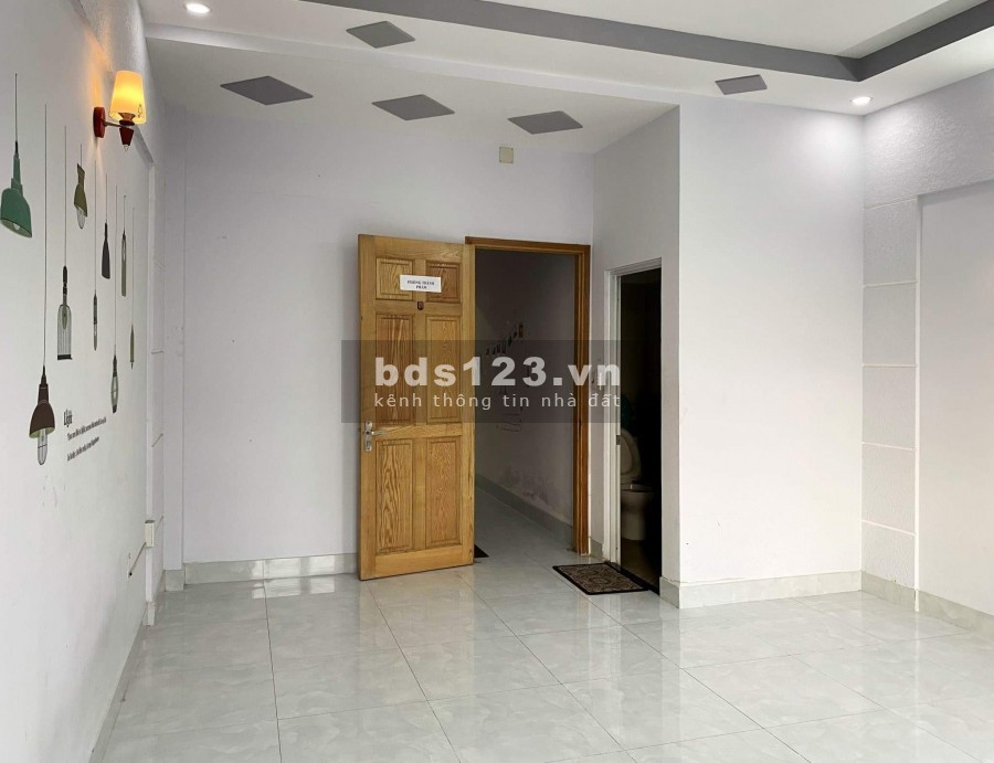 Bán nhà mặt tiền đường Phạm Văn Bạch, Quận Tân Bình dt 102m2, thu 18 triệu/tháng