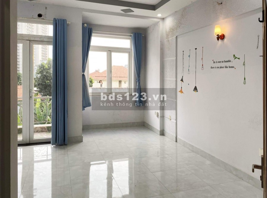 Bán nhà mặt tiền đường Phạm Văn Bạch, Quận Tân Bình dt 102m2, thu 18 triệu/tháng