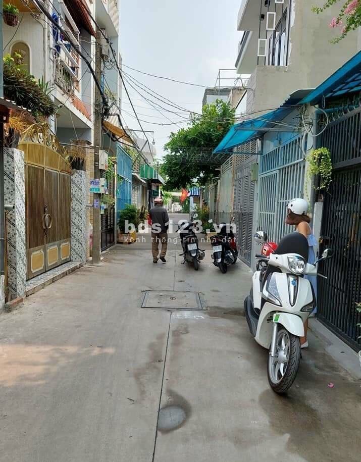 Bán nhà Bùi Thế Mỹ, 30m2, 4 tầng, q Tân Bình, 2 tỷ 55
