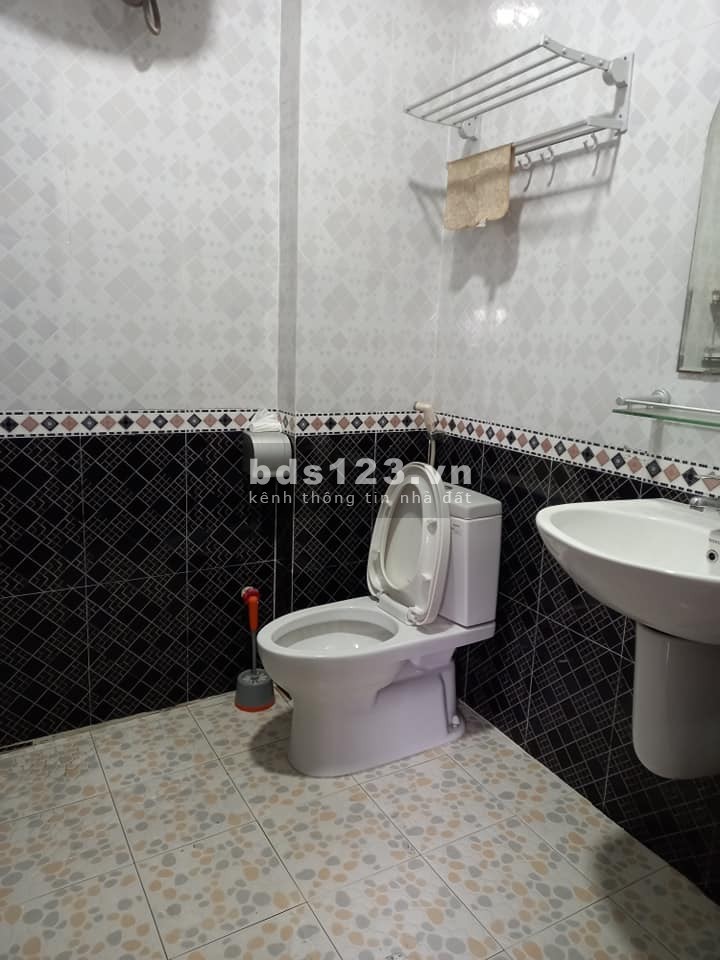 Bán nhà Bùi Xương Trạch, Thanh Xuân, Hà Nội, 42m2 x 5 tầng, giá 3,7 tỷ.