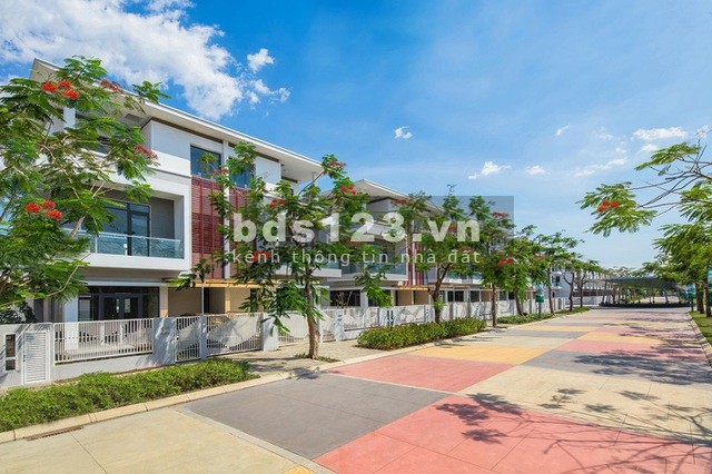 Nhà phố shophouse Quận 2 gần UBND - Diện tích 100m2, đối diện khu căn hộ cao cấp sắp triển khai