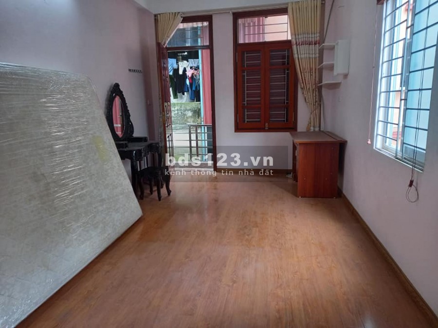 Bán nhà Bùi Xương Trạch, Thanh Xuân, Hà Nội, 42m2 x 5 tầng, giá 3,7 tỷ.
