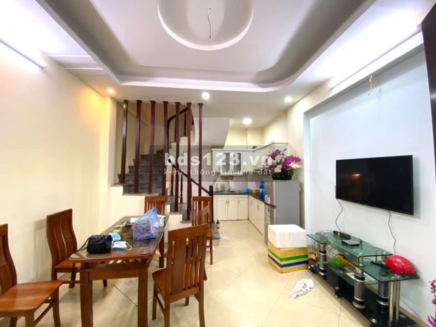BÁN NHÀ HOÀNG MAI GIỮA TRUNG TÂM THÀNH PHỐ GỐC ĐỀ 35M GIÁ HƠN 2 TỶ