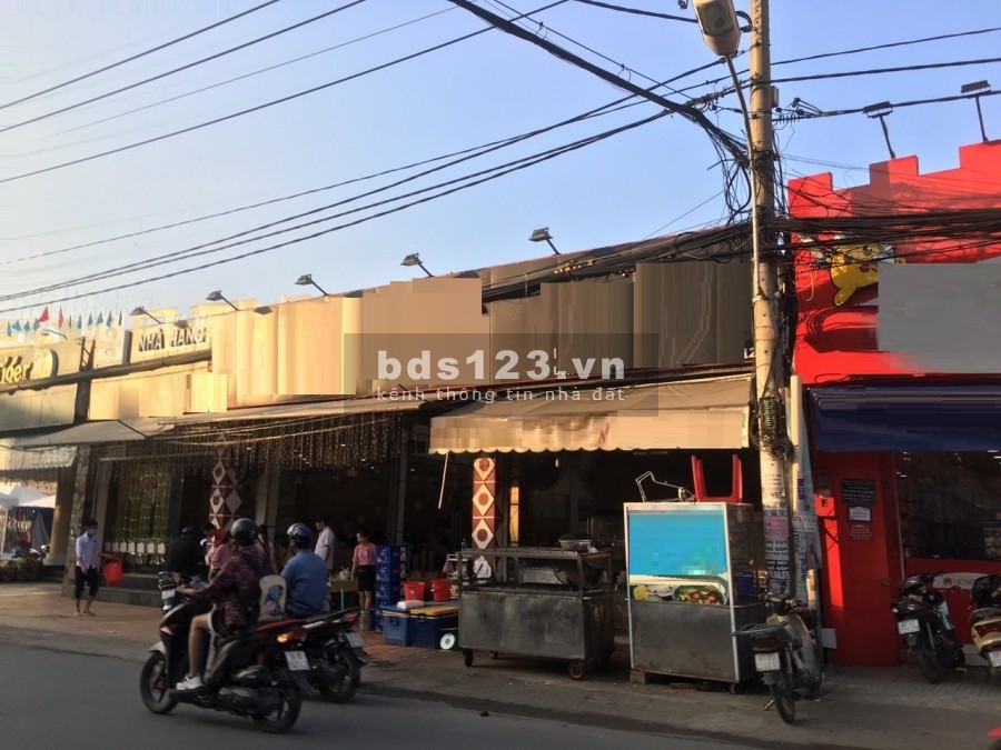 Phạm Văn Đồng, dt 10 x 10 vị trí đẹp hợp quán ăn