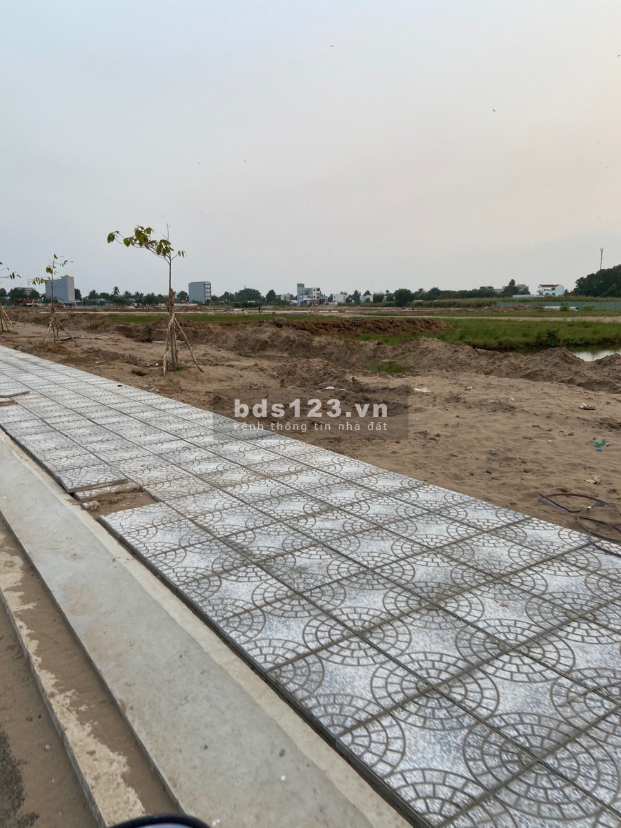 Cần sang nhượng lại 2 nền đất liền kề ngay trung tâm p.Vĩnh Quang