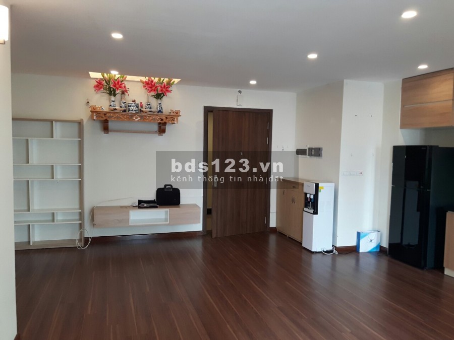 Vợ chồng tôi thuê căn hộ tại chung cư Lạc Hồng Westlake - Phú Thượng