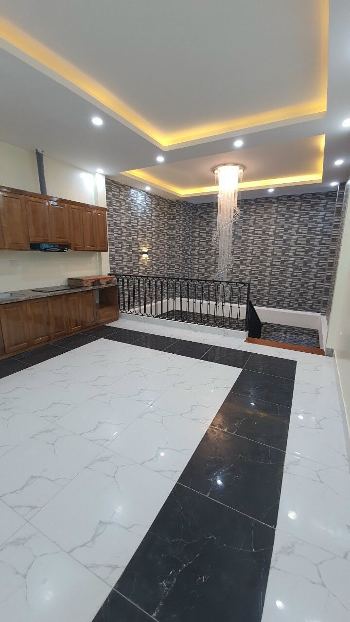Bán tòa nhà văn phòng kết hợp để ở 140m2 x 5 tầng Mỹ Đình cực hót ô tô kinh doanh nhà mới