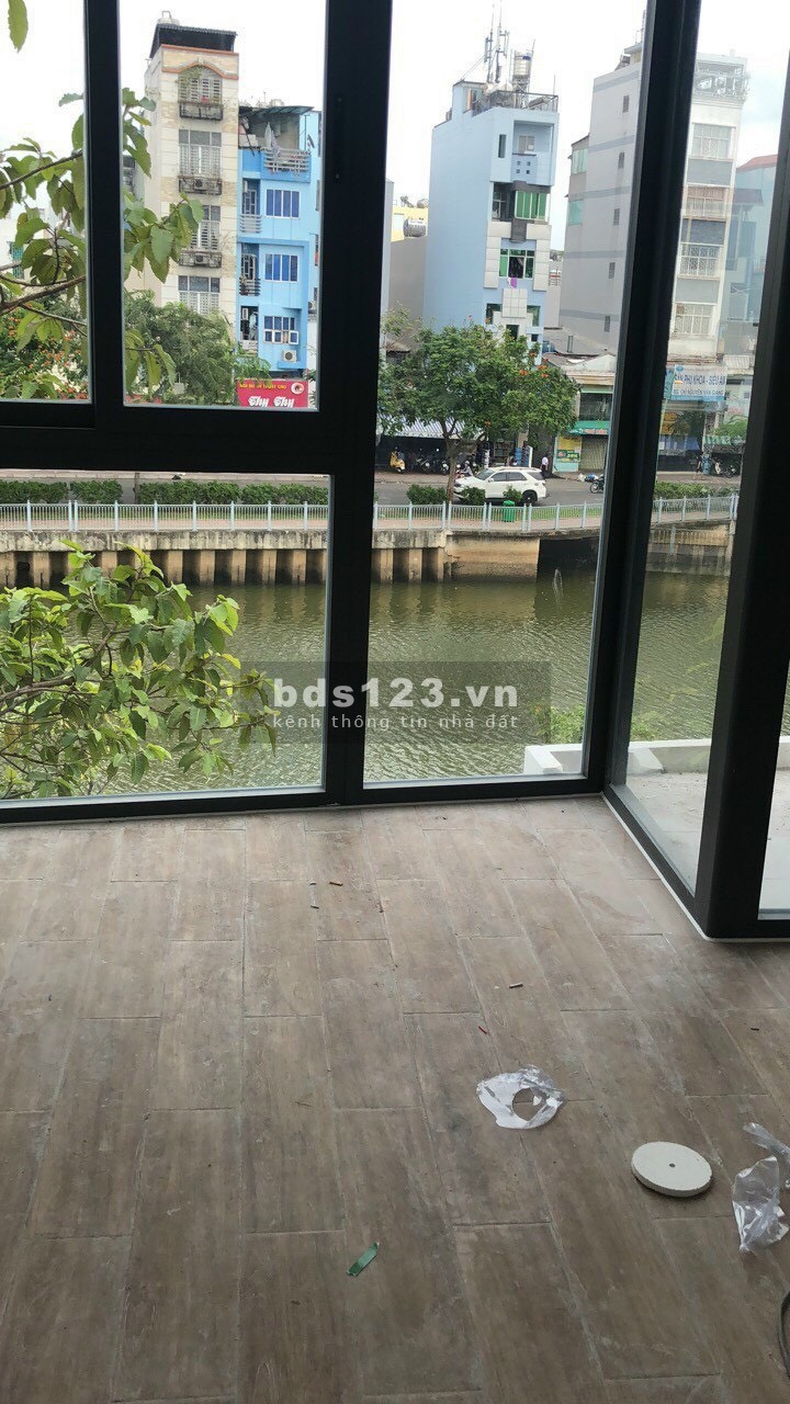 Bán nhà MT đường Hoàng Sa p11 quận 3 - trệt 2 lầu nhà mới nội thất đẹp như hình
