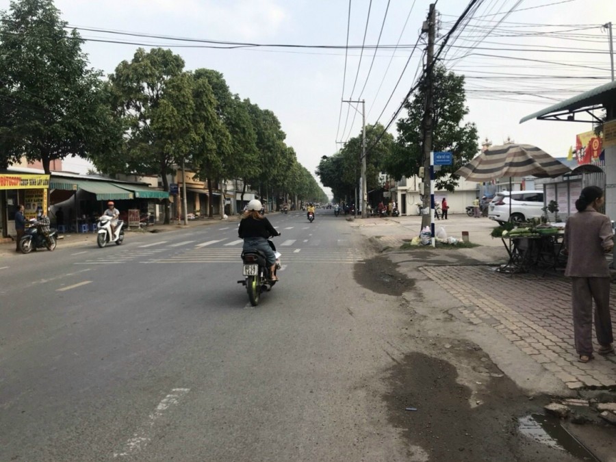Chính chủ cần bán lô đất đẹp MẶT TIỀN đường Bùi Hữu Nghĩa, Tân Vạn,đối diện UBND Phường