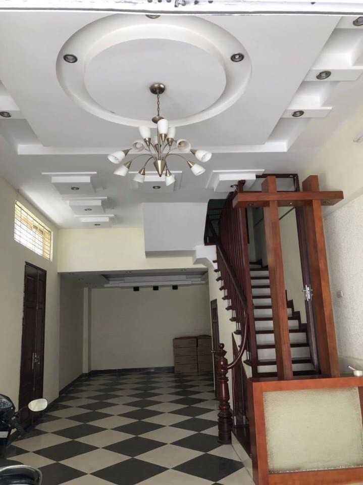 Bán Nhà Mặt Phố Nguyễn Khang Lô Góc Gara Ô Tô dt 60m x 5tầng Mặt Tiền 4.6m Giá 14.8 Tỷ.