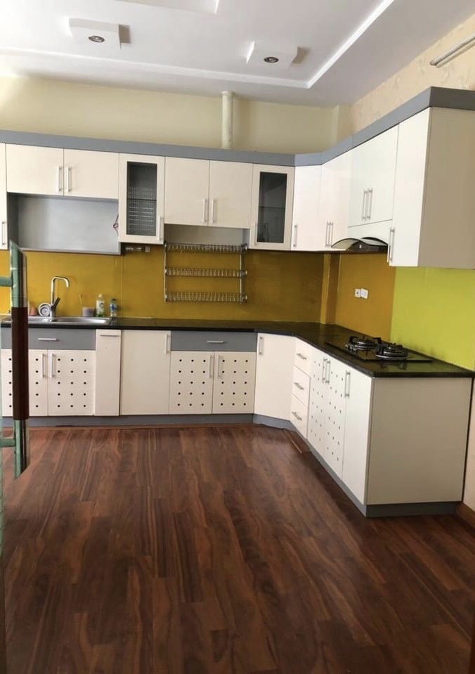 Bán Nhà Mặt Phố Nguyễn Khang Lô Góc Gara Ô Tô dt 60m x 5tầng Mặt Tiền 4.6m Giá 14.8 Tỷ.