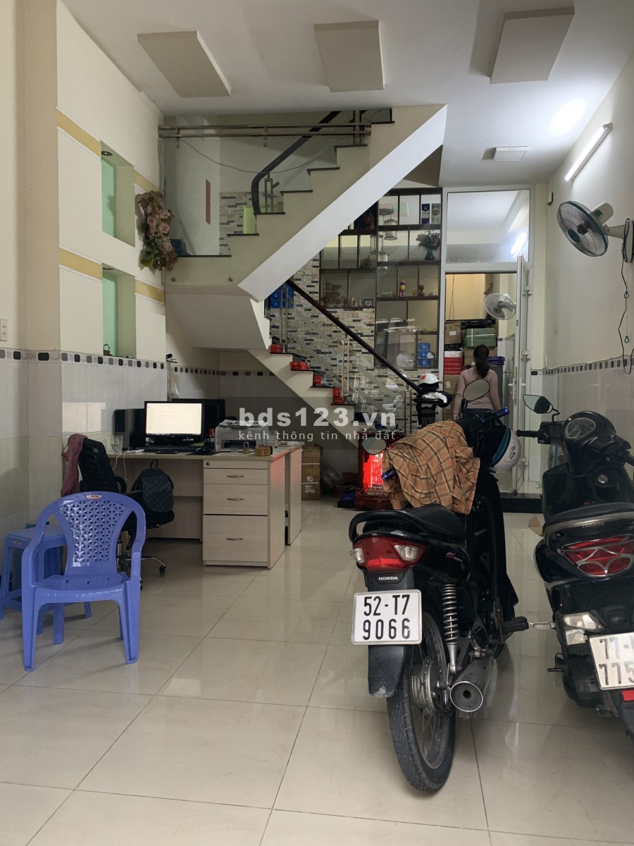 Nhà Mặt Tiền, 72 đường số 42, phường 10, quận 6. dt 4*18, 3 lầu, 5 phòng, KHU BÌNH PHÚ - 0901386327