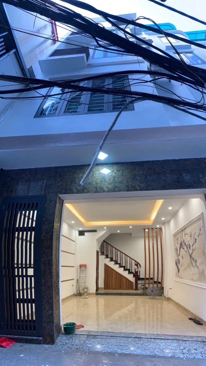 Siêu Phẩm Hoàng Cầu 7 Tầng Thang Máy Hiện Đại, 3 Ô Tô Tránh, Vừa Ở Vừa Kinh Doanh.