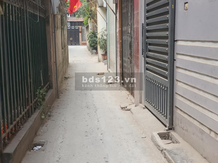 Bán nhà Phố Lê Trọng Tấn, Ô tô đỗ cách 10m, 25m2, giá 3,15tỷ.