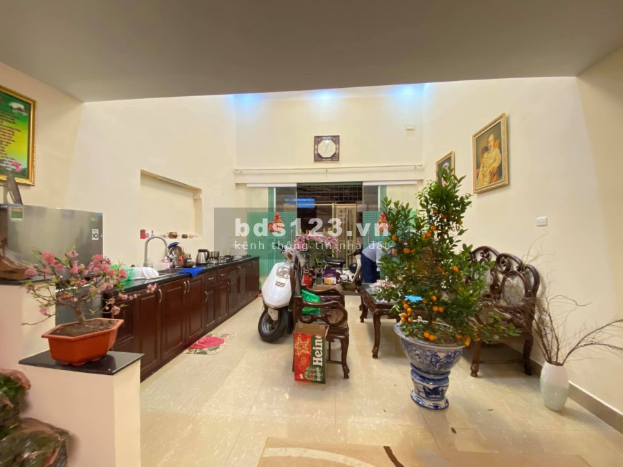 Chỉ với trên 3 tỷ - Sở hữu cho mình căn nhà có vị trí siêu đẹp – Kinh doanh là Phát.