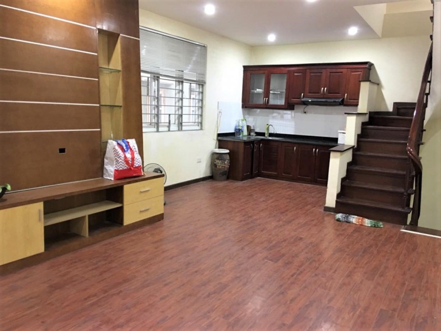 Bán gấp nhà ngõ 109 Quan Nhân, Thanh Xuân, 40m2 x 5 Tầng, giá chỉ 3.9 tỷ.