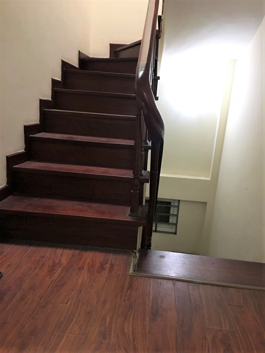 Bán gấp nhà ngõ 109 Quan Nhân, Thanh Xuân, 40m2 x 5 Tầng, giá chỉ 3.9 tỷ.