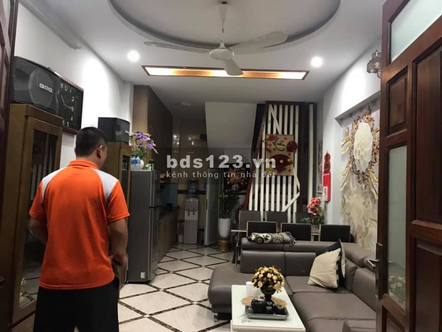Nhà đẹp Xách vali về ở luôn Chủ nhà thiện chí bán tặng toàn bộ nội thất xịn sò giá 2,5 tỷ