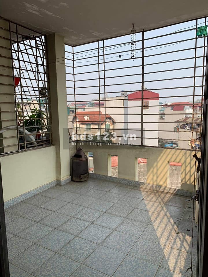 Tân Mai ô tô tránh, đỗ cổng - Nhà 5 tầng 32m2, giá 2.9 tỷ