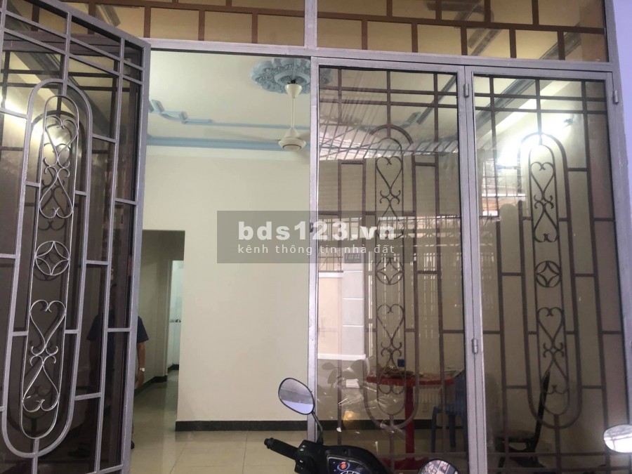 Bán Nhà Phố Trung Tâm Quận Gò Vấp. DT: 70m2. LH: 0932.155.399.