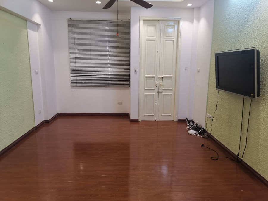 Bán Nhà Hoàng Cầu 45m2 x 6 Tầng, Ô Tô Đỗ Cửa, Kinh Doanh Văn Phòng Giá 7.8 Tỷ.