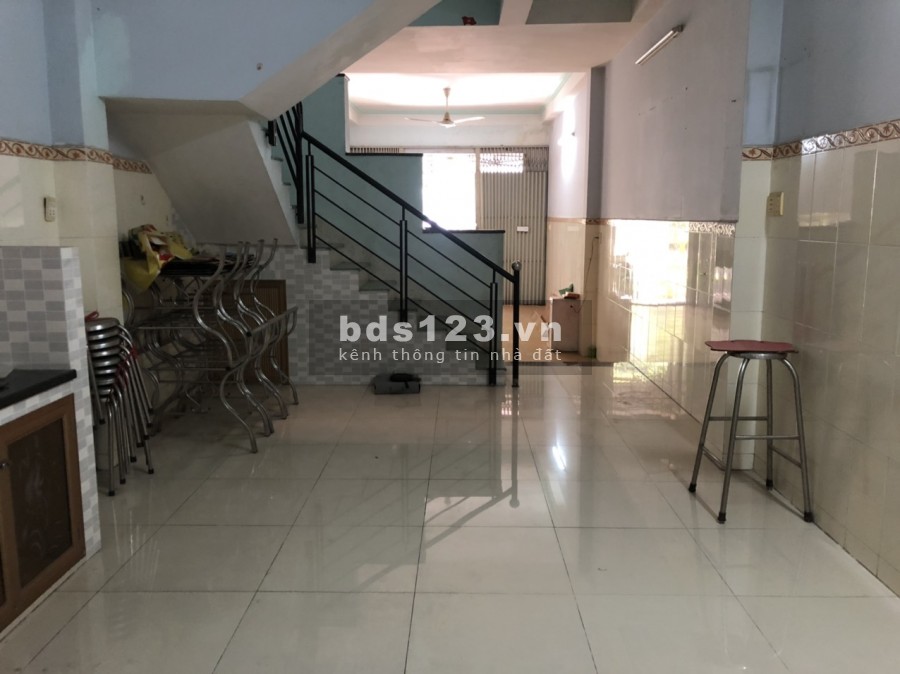 Cho thuê nhà nguyên căn 1 trệt, 1 lầu, 1 sân thượng Phạm Thế Hiển Q8