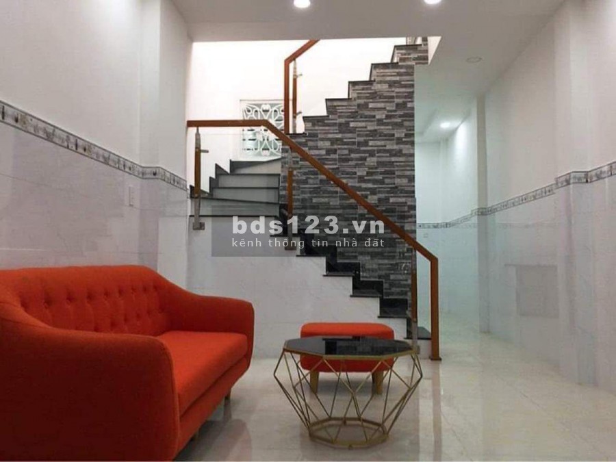 Chính chủ bán gấp nhà Lạc Long Quân Q.TB 37m2 giá chỉ 3 tỷ 55