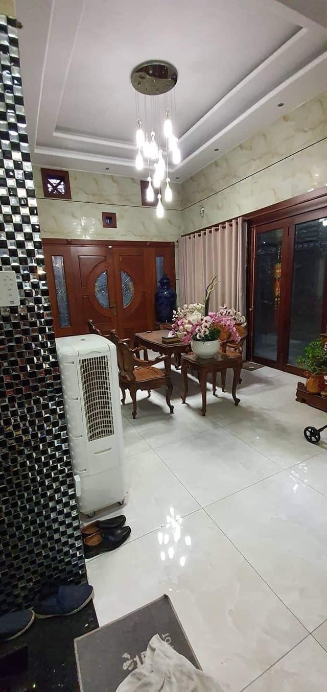 Bán Nhà Tân Bình Biệt Thự Mặtt Tiền 142m2 4 tầng 6x20m Nở Hậu 11m. Giá 25 tỷ