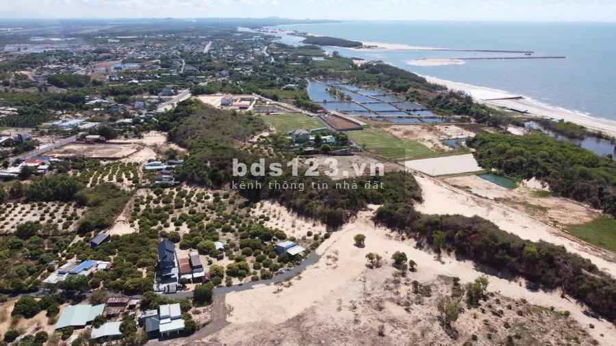 Thanh Lý Gấp 400m2 đất thổ cư mặt tiền View Biển, Sổ hồng riêng, Giá 1.98 tỷ. LH 0375323301
