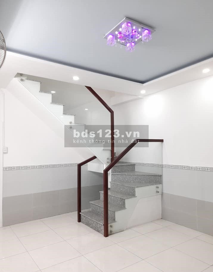 Bán nhà Trần Văn Quang, 28m2, ngang 4m2, 4 tầng, q tân bình, 2 tỷ 57
