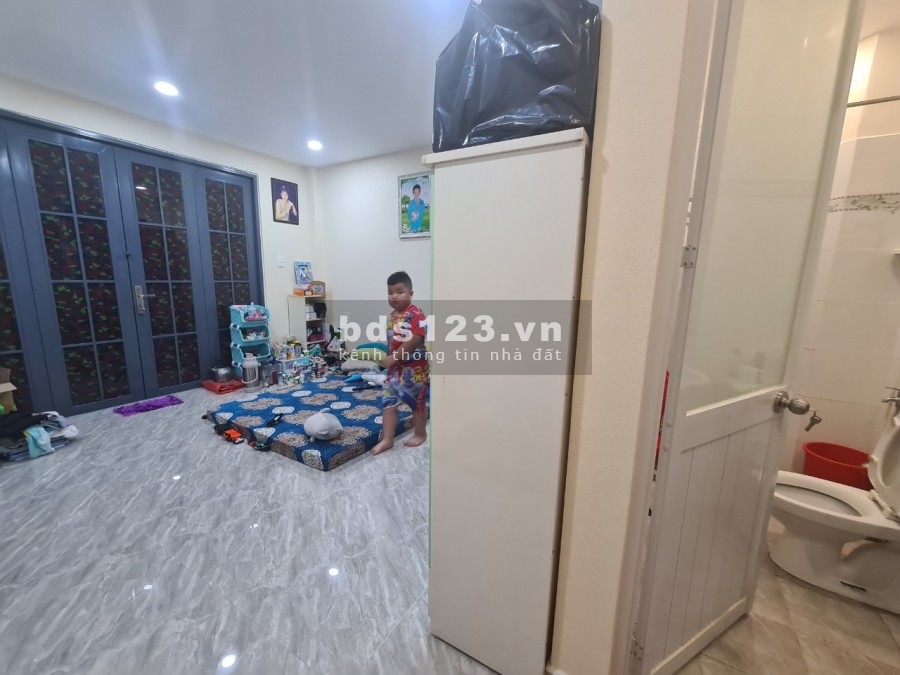 BÁN NHÀ HUỲNH VĂN BÁNH 76M2 dt 4x19 GIÁ 7 TỶ 8 PHƯỜNG 14 Q.PHÚ NHUẬN