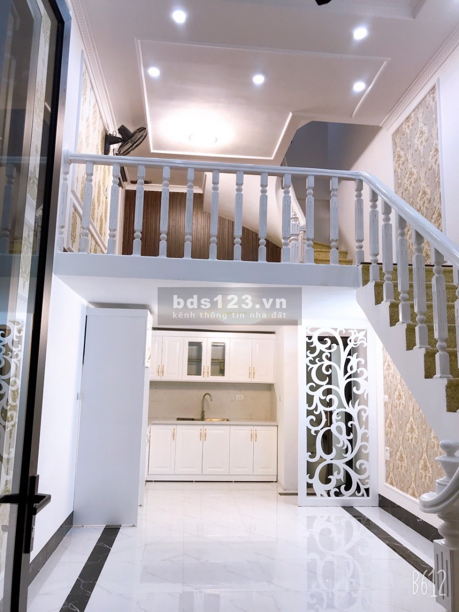 Bán nhà đẹp ở luôn ngõ 97 Thái Thịnh lô góc 4 tầng giá 3,3 tỷ. LH 0912442669