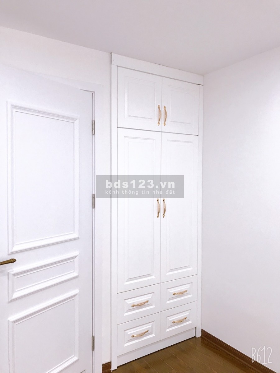 Bán nhà đẹp ở luôn ngõ 97 Thái Thịnh lô góc 4 tầng giá 3,3 tỷ. LH 0912442669