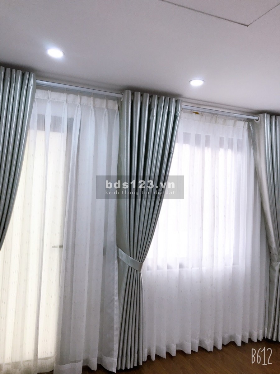 Bán nhà đẹp ở luôn ngõ 97 Thái Thịnh lô góc 4 tầng giá 3,3 tỷ. LH 0912442669