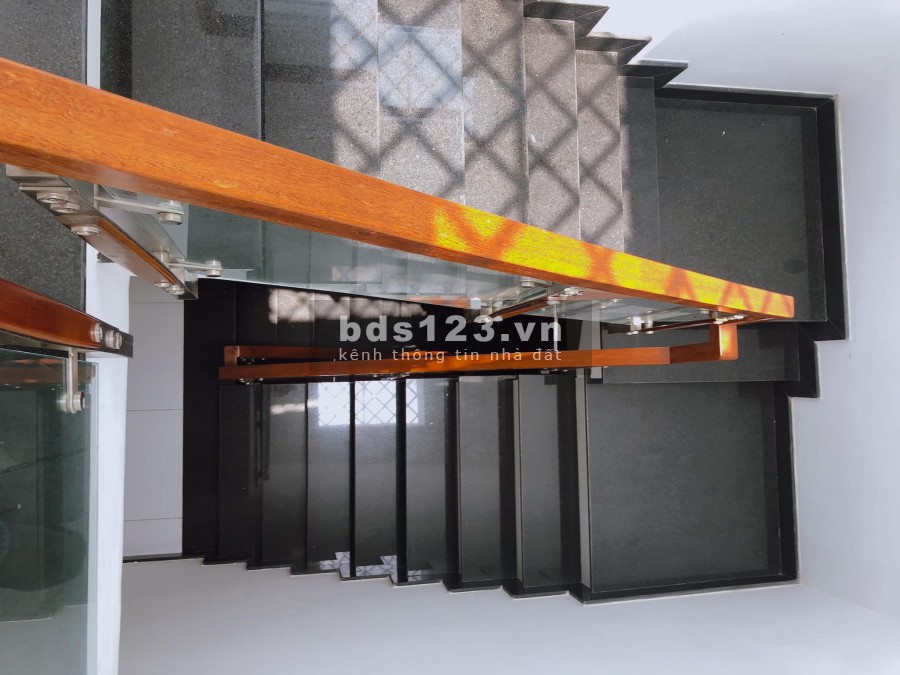 Bán gấp nhà Mặt Tiền Huỳnh Tấn Phát, P.Bình Thuận,Q7, Nhà mới 4 lầu, 95m2, chỉ 100 tr/m2!
