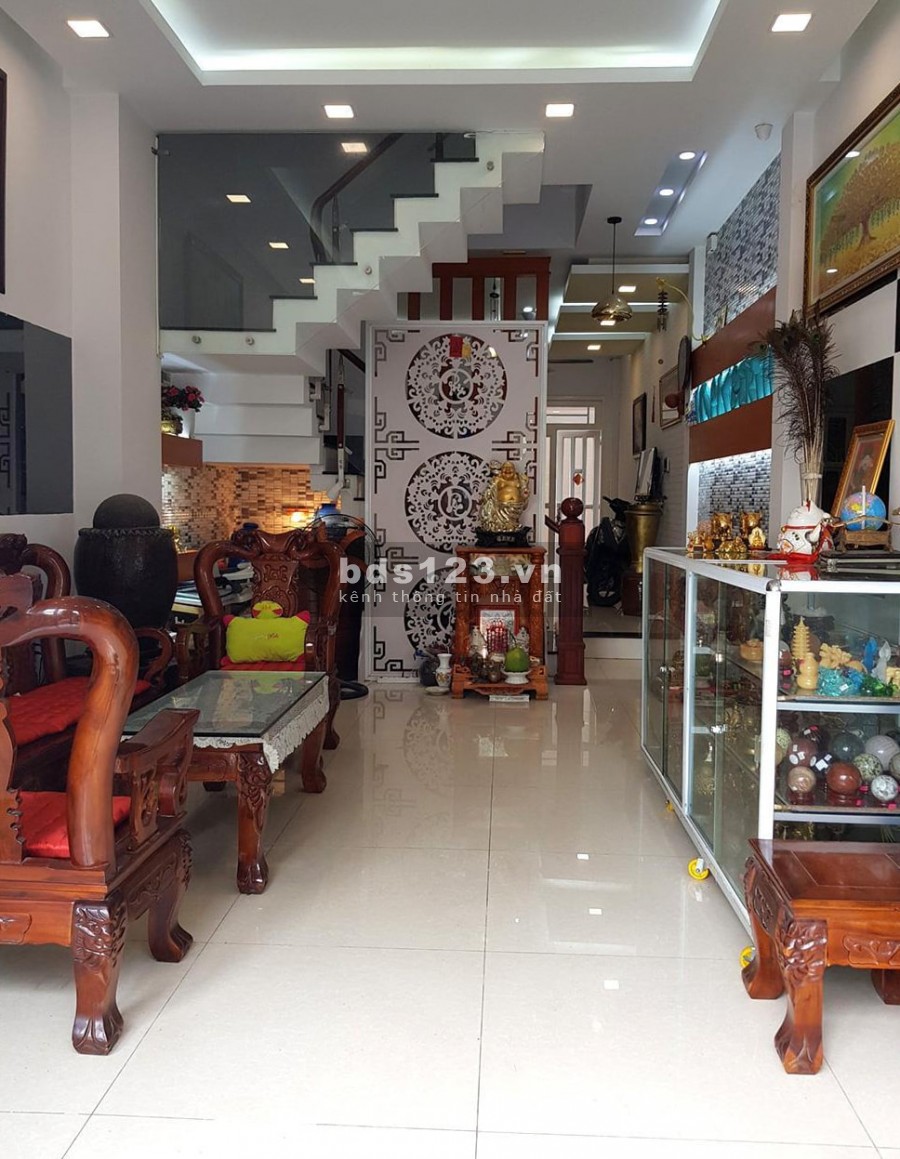 Chỉ hơn 5 tỷ sở hữu nhà đẹp cao cấp 4 tầng có hồ bơi ở Q12
