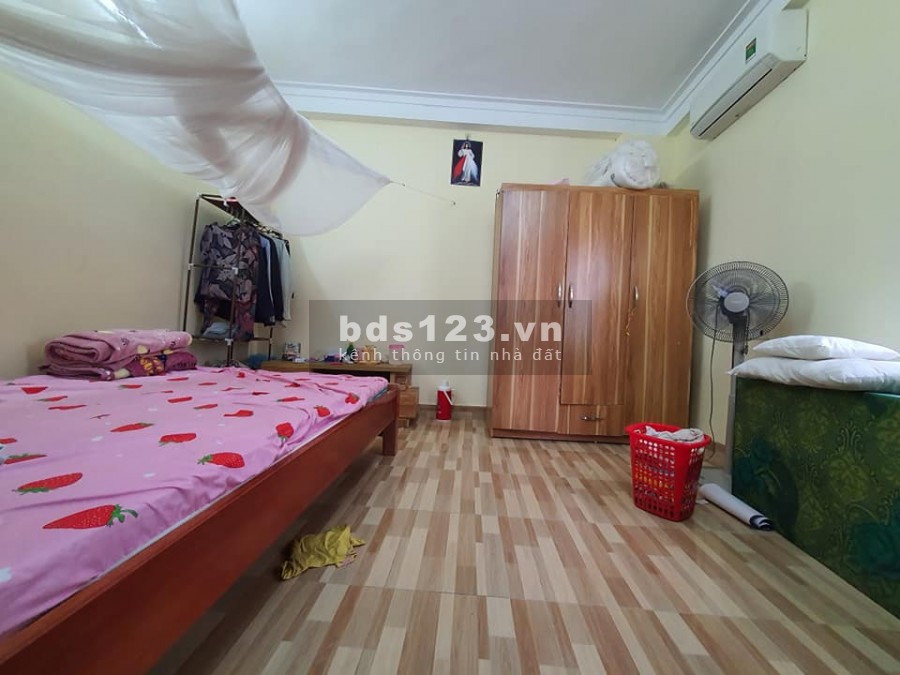 NHÀ ĐẸP LÔ GỐC Ô TÔ TRÁNH KINH DOANH
