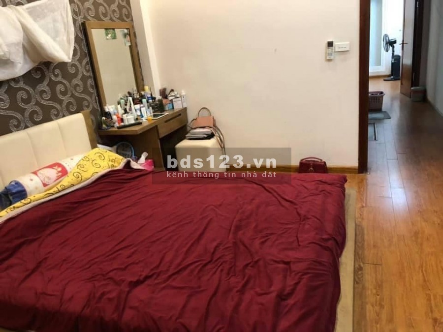Bán nhà Quận Thanh Xuân, DT 38mx4T, Mặt tiền 3.7m giá chỉ 3.9 tỷ. Đất Phân lô.