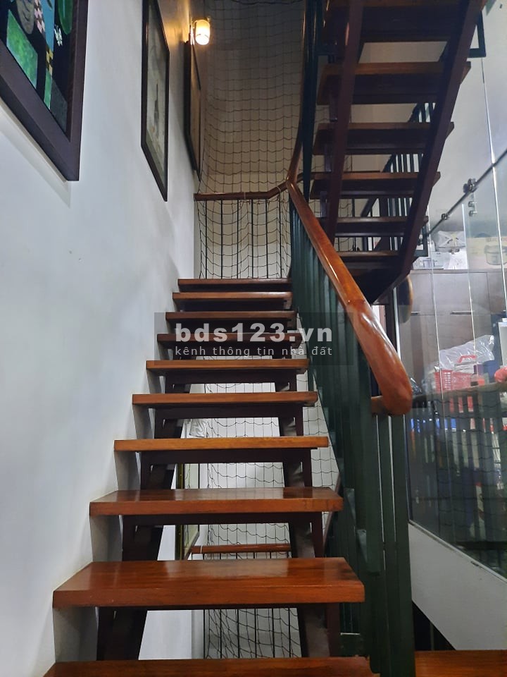 Nhà Hoàng Mai, Ô Tô Đỗ Cửa, Ở Ngay, 52m2, 5 Tầng, Giá 4,4 Tỷ.