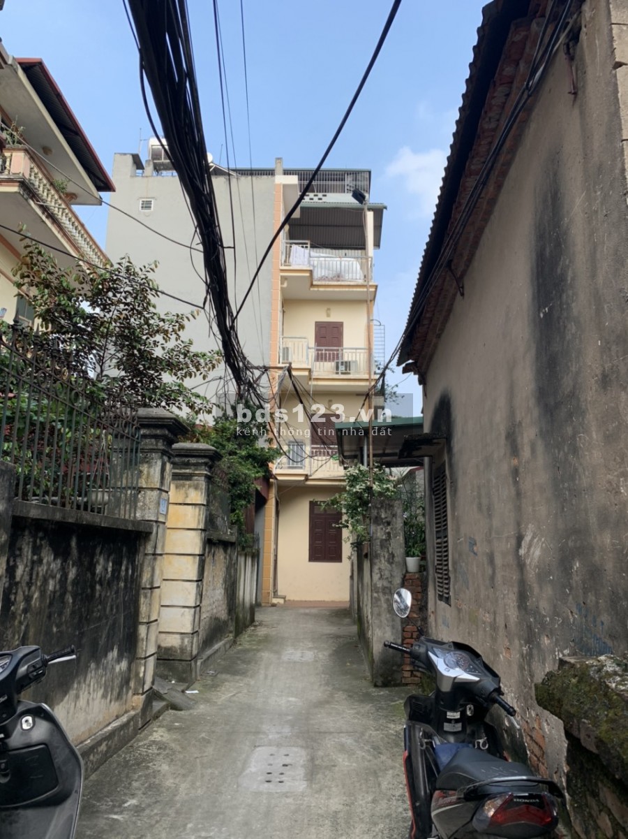 Bán NGÔI NHÀ HOA HỒNG ở quận Tây Hồ, nhỉnh 3 tỉ tí