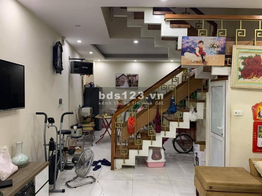HOT!!! Bán nhà Nguyễn Đình Chiểu-Q.3, 40m2, 4 Tầng, Hẻm thông, Giá tốt