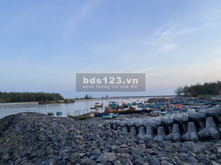 Đất Mặt Tiền View Biển, Xe hơi vô tận nơi, 188m2 Giá Sốc 950 triệu. VIB 50%. Sổ Hồng Vĩnh Viễn. LH 0375323301