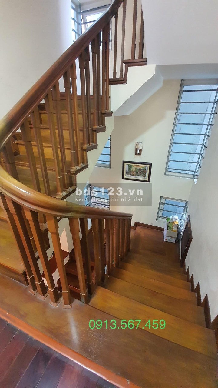 Biệt thự VIP giữa phố Ngọc thụy - Long Biên 190m2 x 4 tầng, mặt tiền 7.6m chưa đến 90tr/m2