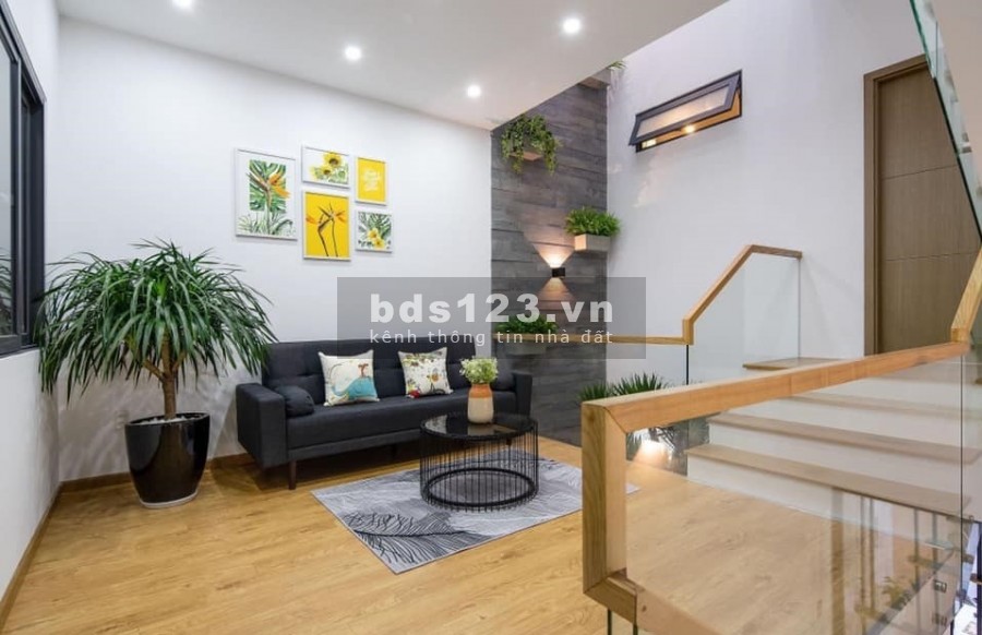Bán nhà 370 Nguyễn Văn Cừ Long Biên 43m2*5T, Ô tô, Nhà đẹp Ngõ thông KD Nở hậu MT Rộng
