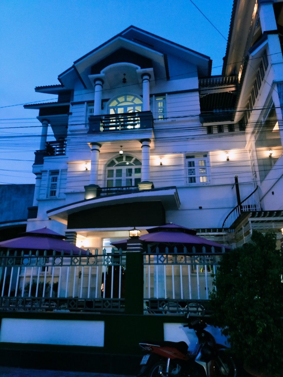 Hẻm xe contener nhà đẹp mới xây dọn vào ở ngay, DT 201m,3 tầng chỉ 5,8 tỷ