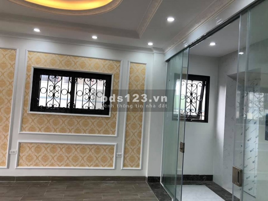Bán nhà phố Cầu Giấy, ô tô, kinh doanh, 65m2, 6 tầng, MT 5,8m, thang máy, 13.5 tỷ