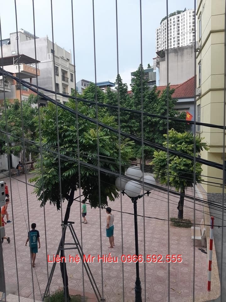 Cần Bán Nhà Giáp Nhất ngõ ô tô, Kinh Doanh, Sân Chơi Trước Nhà 5 tầng Dt 68m2 chỉ 7,6 Tỷ