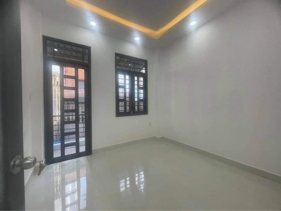Bán nhà hẻm rộng Lạc Long Quân, Q.Tân Bình, 40m2 chỉ 3 tỷ 5